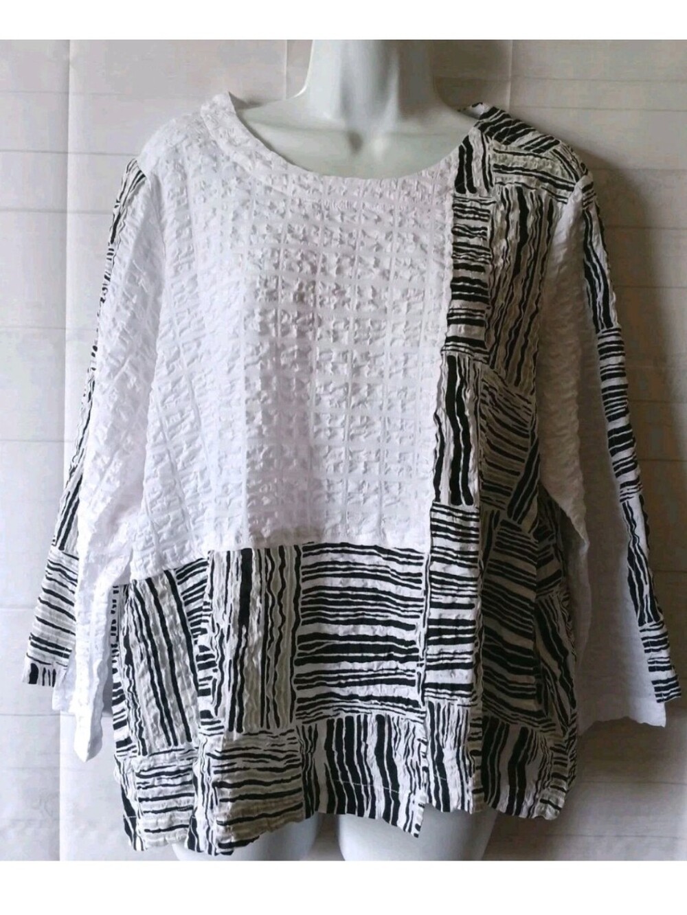 HABITAT White Black Puckered Pullover Boxy Top